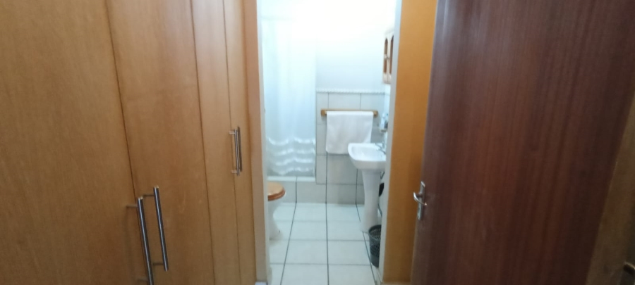 4 Bedroom Property for Sale in Langenhovenpark Free State